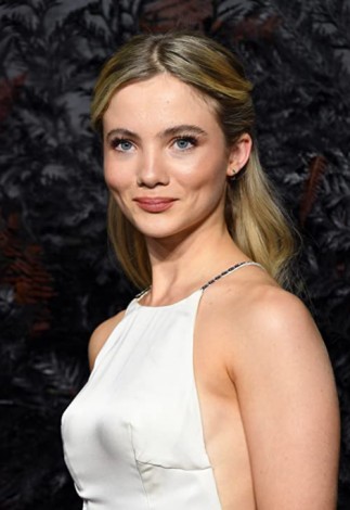 Freya Allan Fotoğrafı