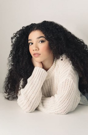 Malia Baker Fotoğrafı