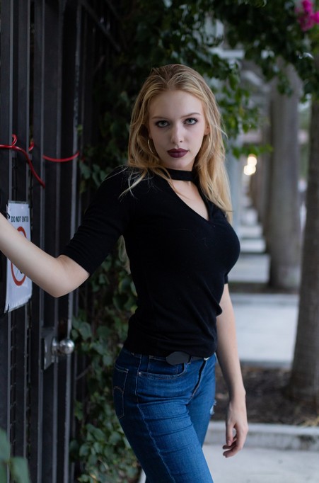 Jessie Vaughn Fotoğrafı