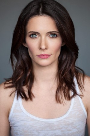 Bitsie Tulloch Fotoğrafı