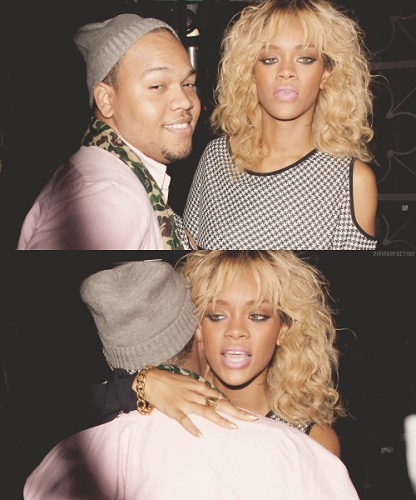 Rihanna Fotoğrafları 990