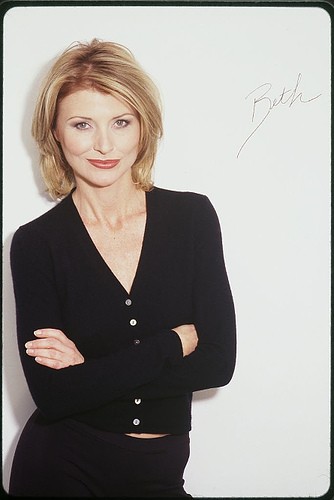 Beth Broderick Fotoğrafları 9