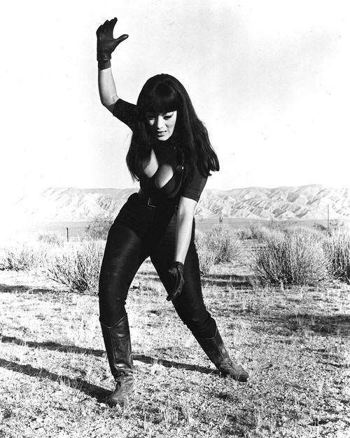 Tura Satana Fotoğrafları 2