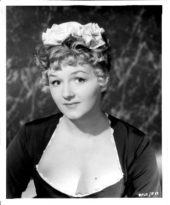 Joan Sims Fotoğrafları 2