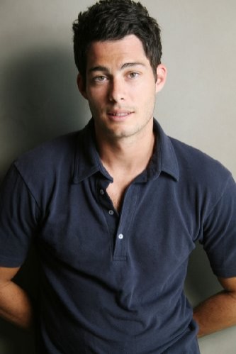 Brian Hallisay Fotoğrafları 12