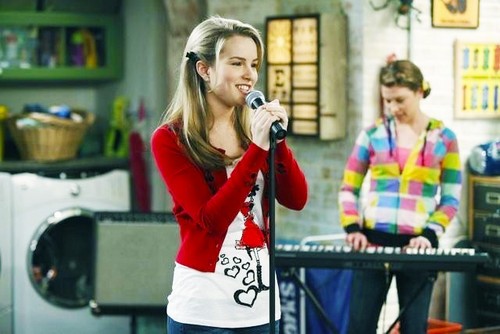 Bridgit Mendler Fotoğrafı