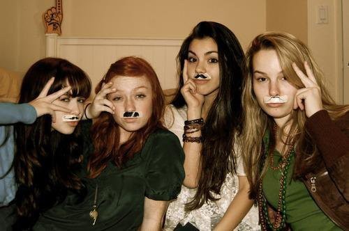 Bridgit Mendler Fotoğrafı