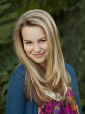 Bridgit Mendler Fotoğrafı