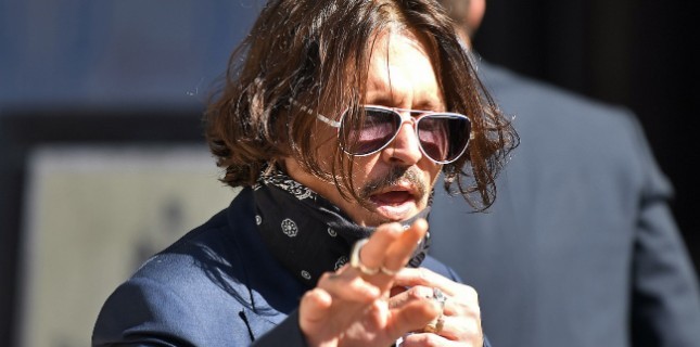 Johnny Depp Fantastic Beasts Film Serisinden Ayrıldı Johnny Depp Fantastic Beasts Film Serisinden Ayrıldı