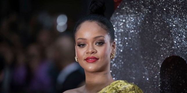 Peter Berg'den Bir Rihanna Belgeseli Geliyor
