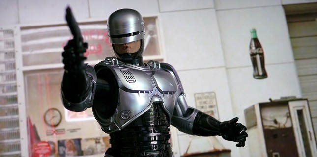 ''RoboCop Returns'' Filminin Yönetmeni Değişti! ''RoboCop Returns'' Filminin Yönetmeni Değişti!