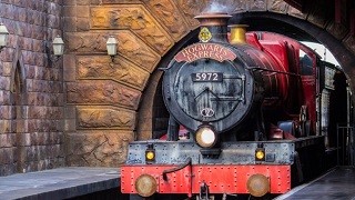 Harry Potter ve Azkaban TutsağıHogwarts Ekspresi bir yanlış anlaşılma sebebiyle neredeyse buz yerine gözlerle kaplanacaktı. Neden mi? Harry Potter ve Azkaban TutsağıHogwarts Ekspresi bir yanlış anlaşılma sebebiyle neredeyse buz yerine gözlerle kaplanacaktı. Neden mi?