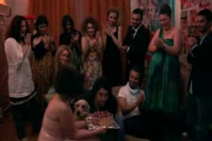 Kraliçe Fabrikada Fotoğrafı