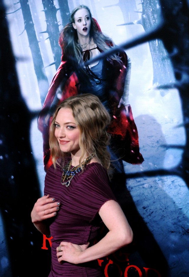 Kız ve Kurt Fotoğrafı