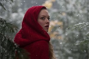 Kız ve Kurt Fotoğrafı