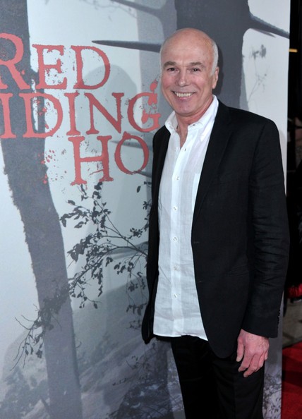 Kız ve Kurt Fotoğrafı