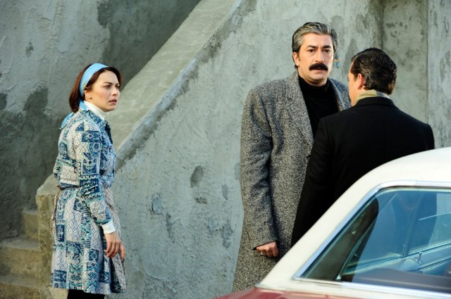 Öyle Bir Geçer Zaman Ki Fotoğrafı