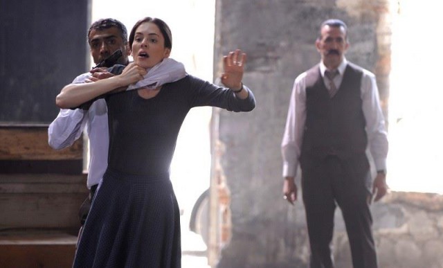 Öyle Bir Geçer Zaman Ki Fotoğrafı