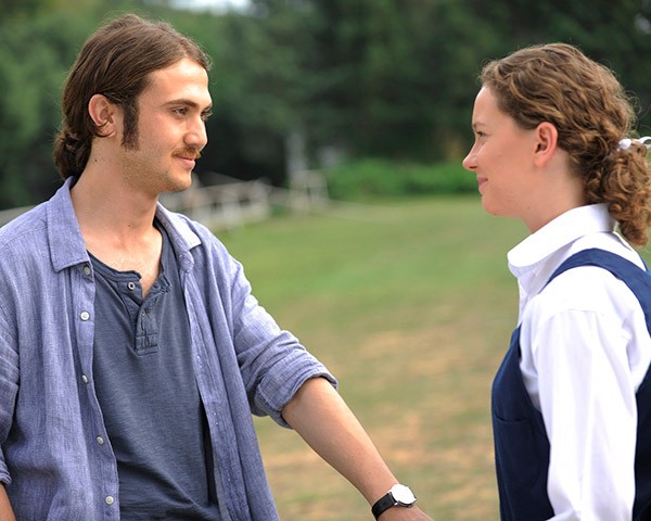 Öyle Bir Geçer Zaman Ki Fotoğrafı