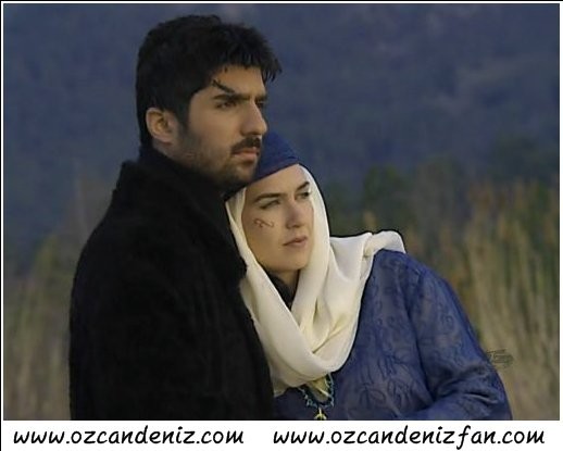 Aşkın Dağlarda Gezer Fotoğrafı