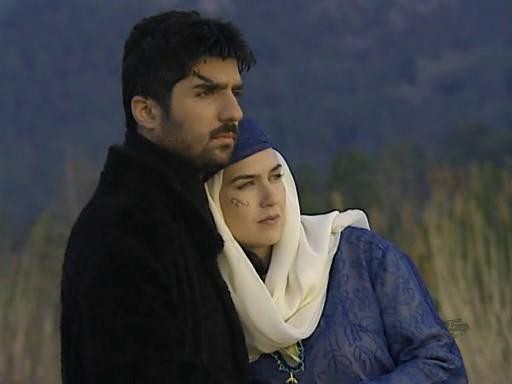 Aşkın Dağlarda Gezer Fotoğrafı