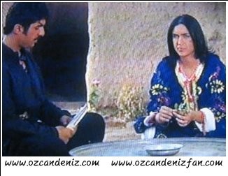 Aşkın Dağlarda Gezer Fotoğrafı