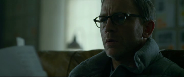 Ejderha Dövmeli Kız fotoğrafı