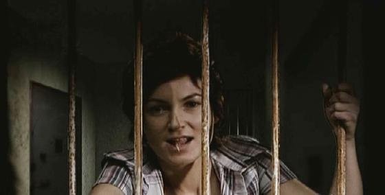 Parmaklıklar Ardında Fotoğrafı