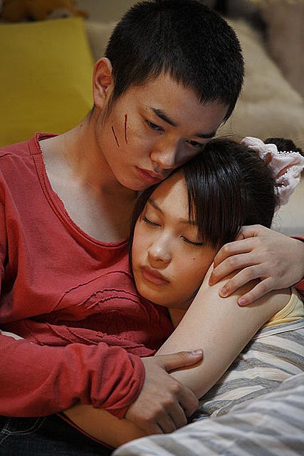 A Liar And A Broken Girl Fotoğrafı