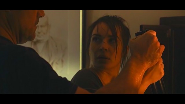 The Holding Fotoğrafı