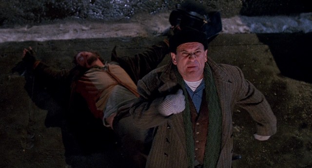 Evde Tek Başına 2 Fotoğrafı