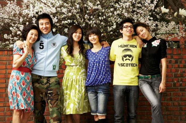 Family Ties fotoğrafı