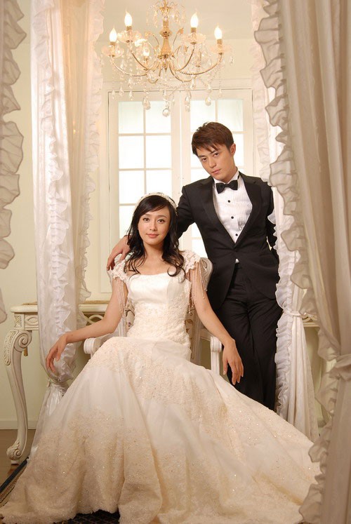 Love In Forlorn City Fotoğrafı