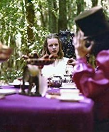 Alicia En El País De Las Maravillas (1976) afişi