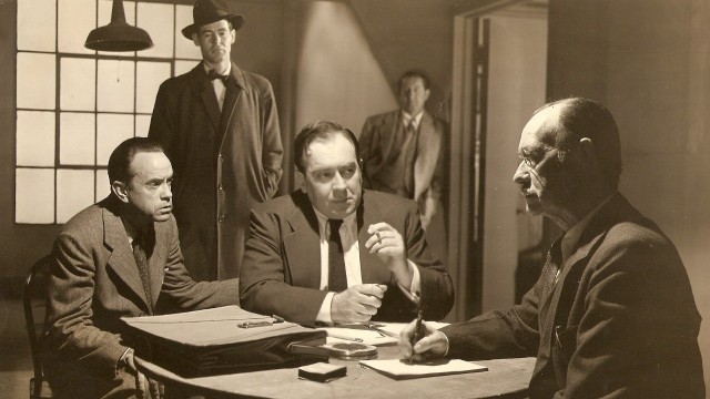 The Woman On Pier 13 Fotoğrafı