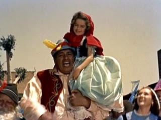 Caperucita Y Pulgarcito Contra Los Monstruos fotoğrafı