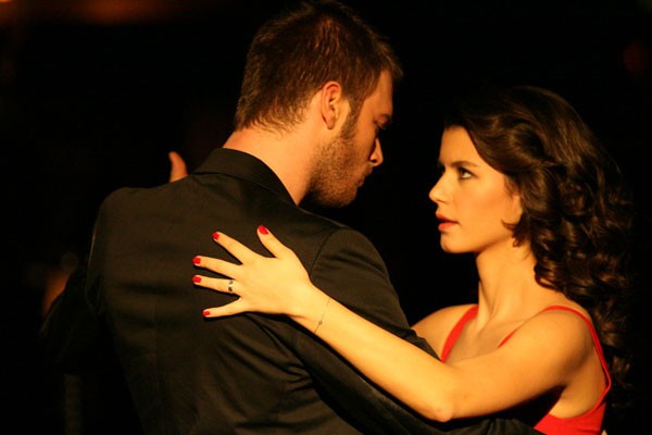 Aşk-ı Memnu Fotoğrafı