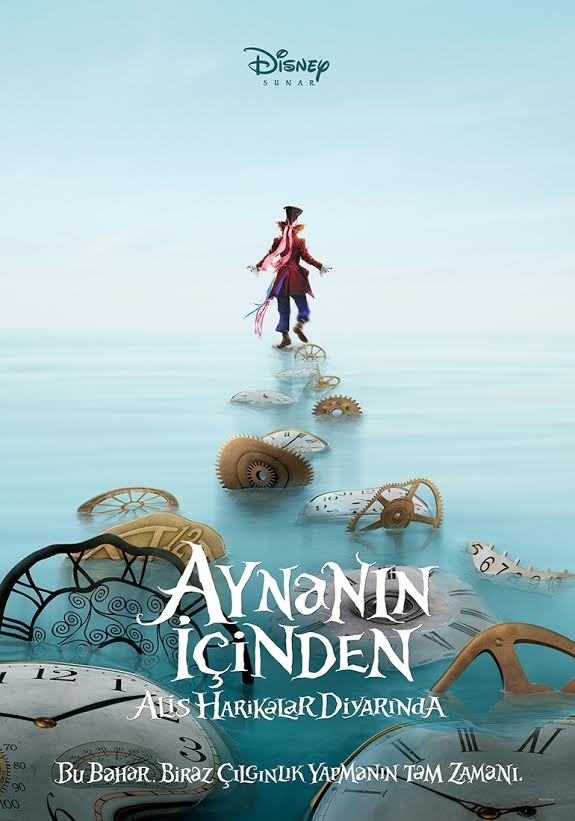 Alis Harikalar Diyarında: Aynanın İçinden Fotoğrafı