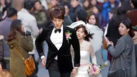 Emergency Couple Fotoğrafı