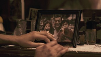 Araftaki Ev fotoğrafı