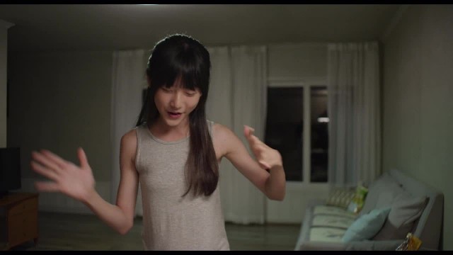 A Girl at My Door fotoğrafı