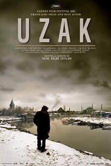 Uzak (2002) afişi