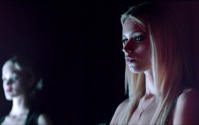 Neon Şeytan Fotoğrafı