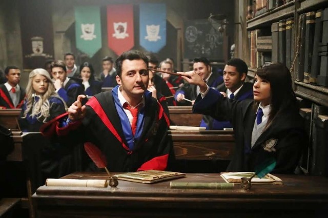 Sihirbazlık Okulunda Bir Türk Fotoğrafı