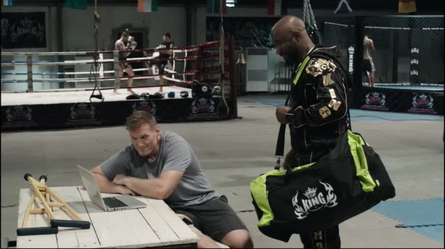 Asla Pes Etme 3 fotoğrafı