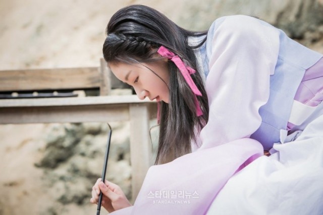 Mirror of the Witch fotoğrafı