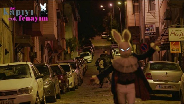 Aç Kapıyı Çok Fenayım Fotoğrafı