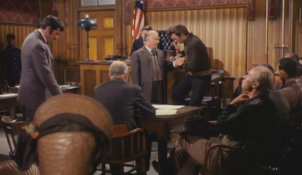 Onları Yükseğe As Fotoğrafı