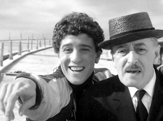 Şahinler ve Serçeler Fotoğrafı