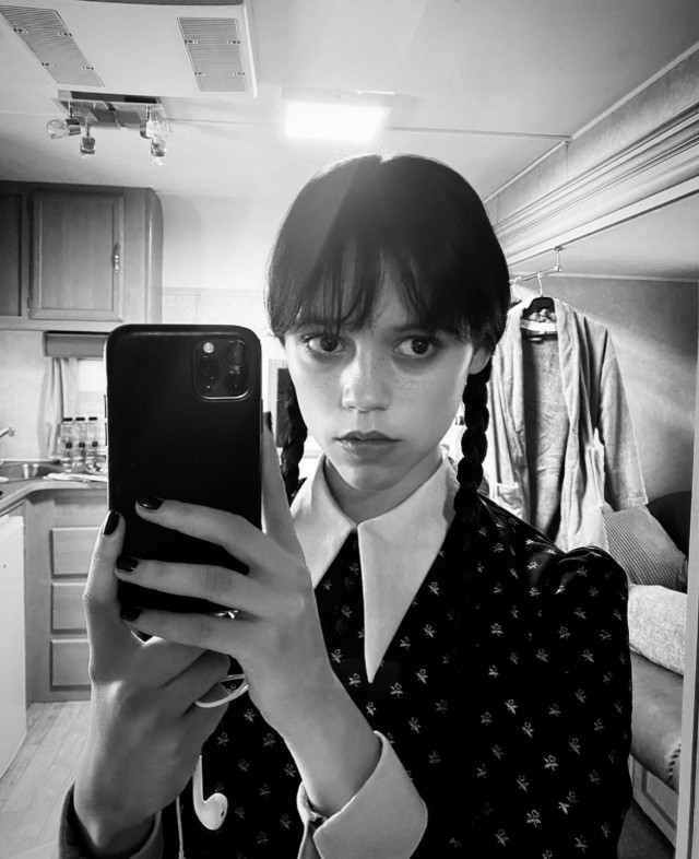 Wednesday Fotoğrafı